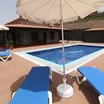 Vila Cercado Del Medio, Con Piscina Privada