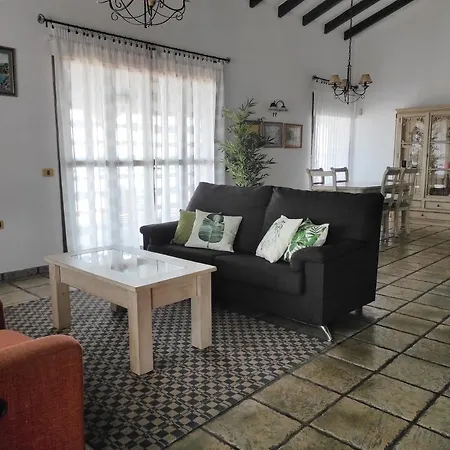 Cercado Del Medio, Con Piscina Privada 别墅 *